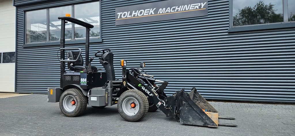 Wolf E 604 electric shovel