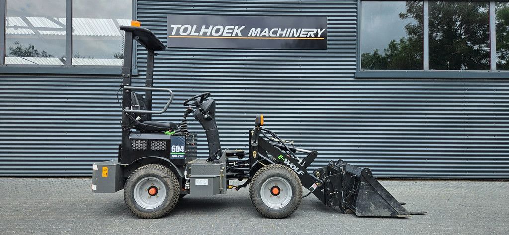 Wolf E 604 electric shovel