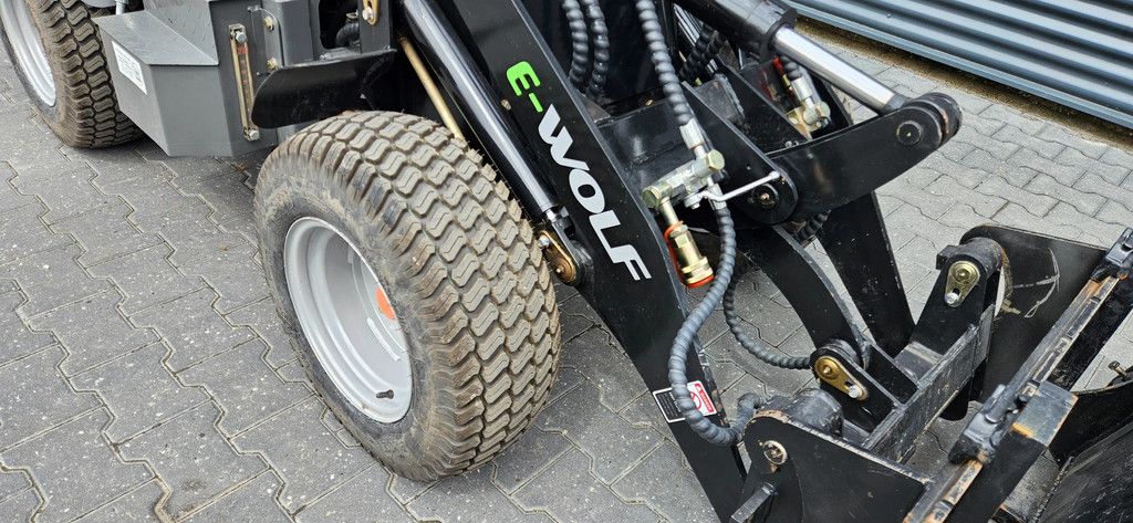 Wolf E 604 electric shovel