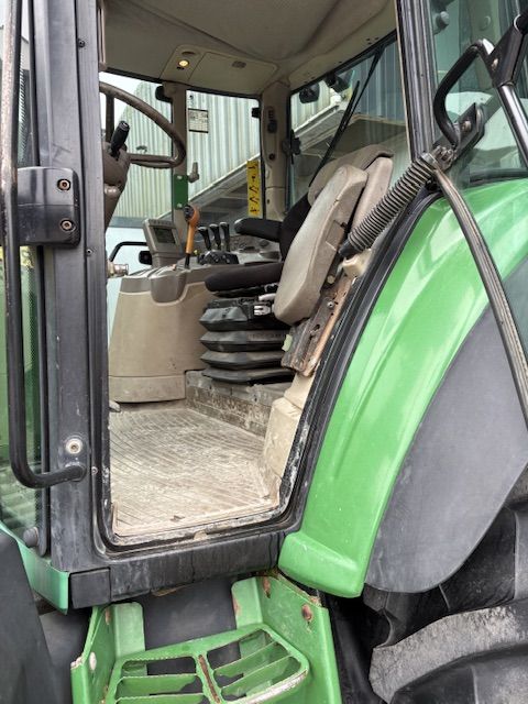 John deere 6830