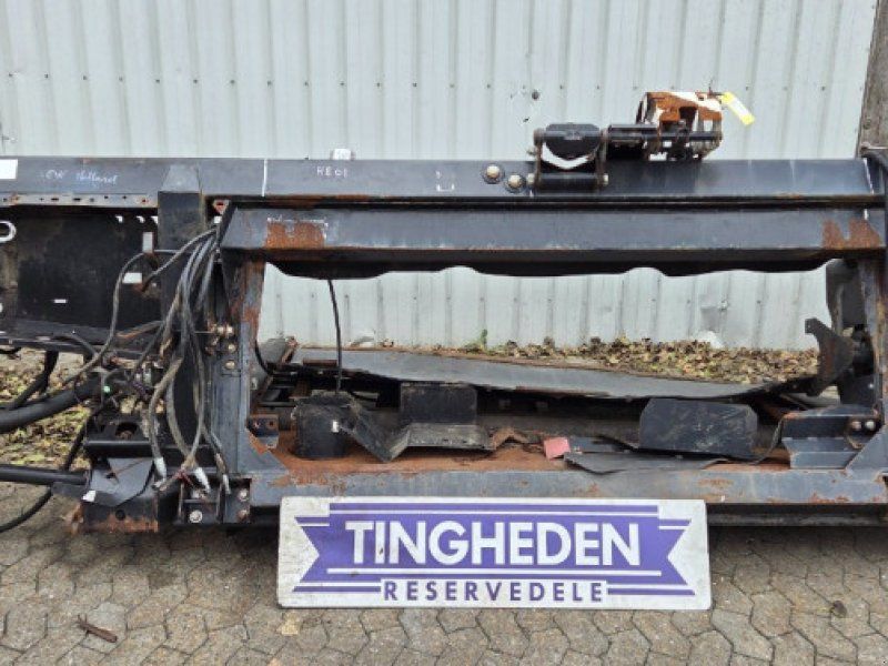 MacDon D60