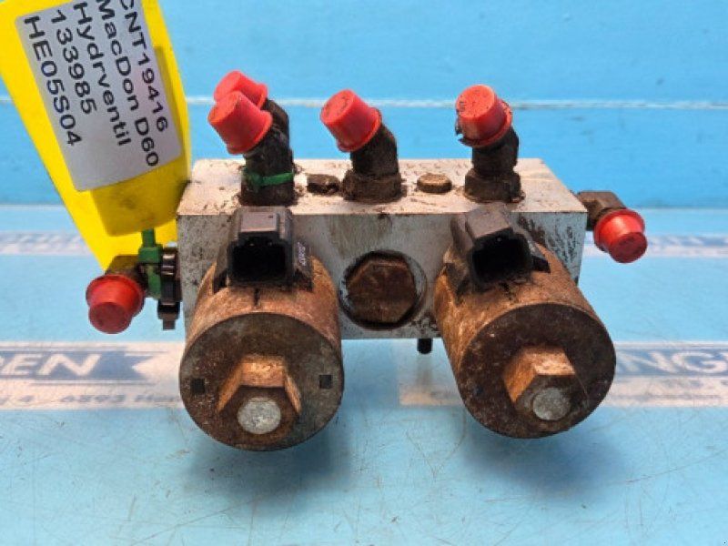 MacDon D60