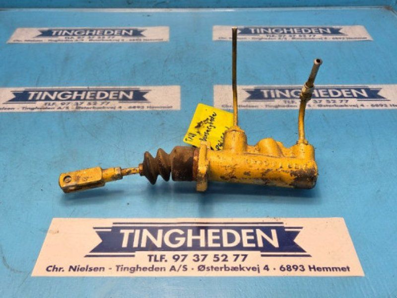 New Holland TX68