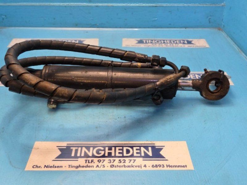 New Holland TM190