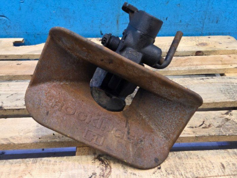 John Deere S690