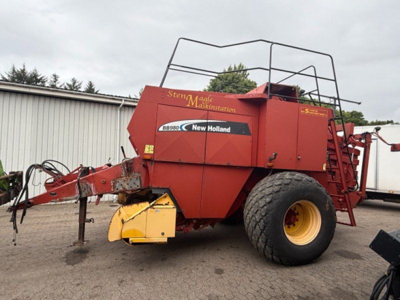 New Holland BB980