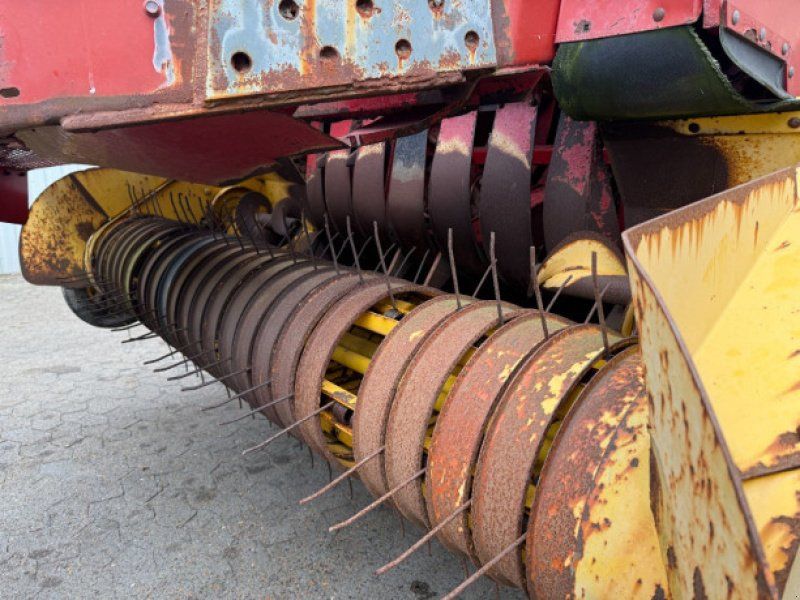 New Holland BB980