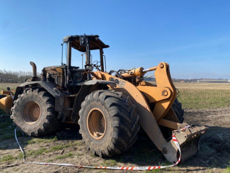 Case 821E