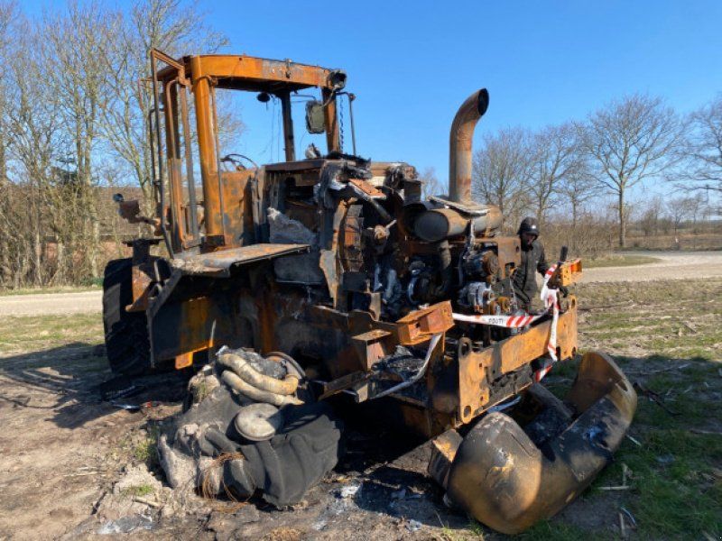 Case 821E