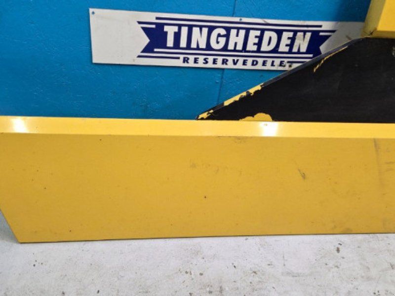 New Holland TX68