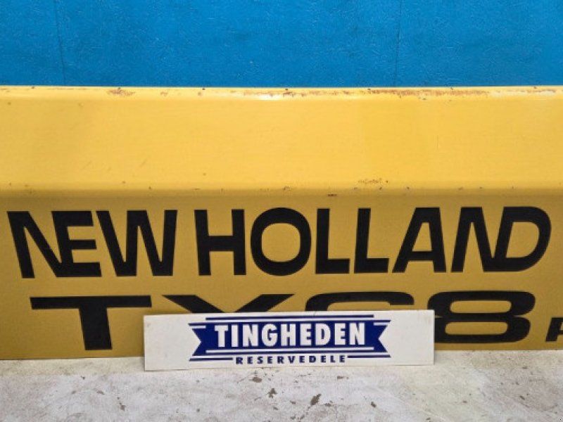 New Holland TX68