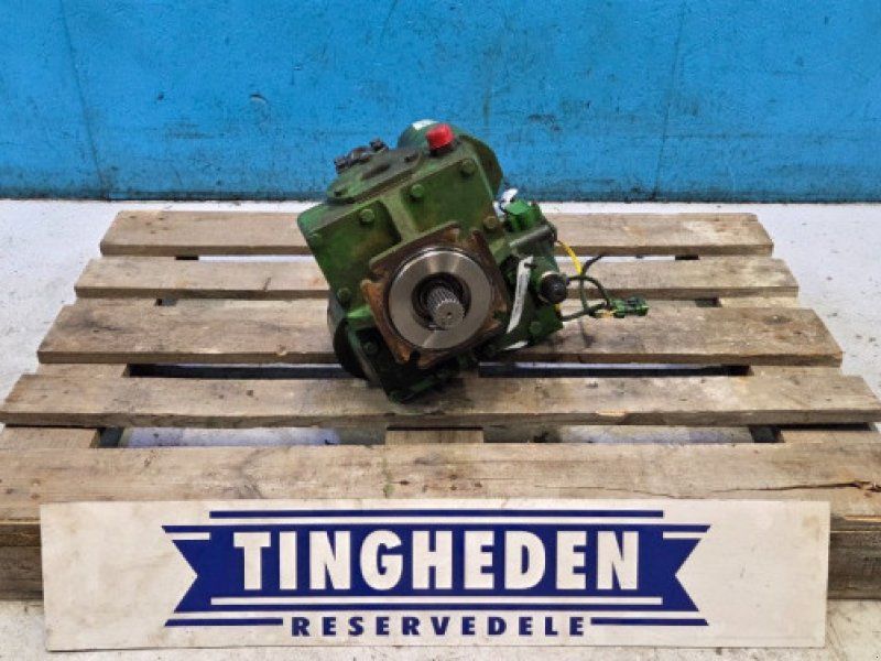 John Deere T660