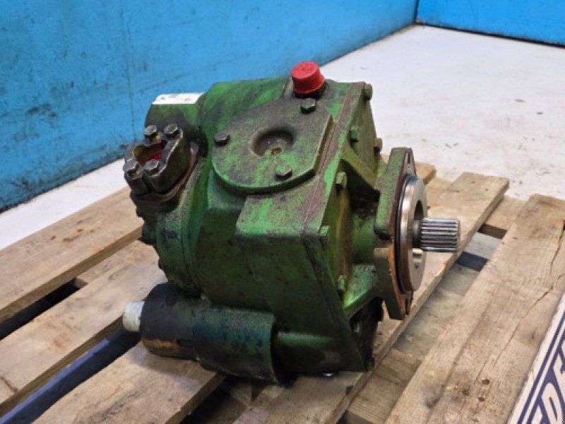 John Deere T660