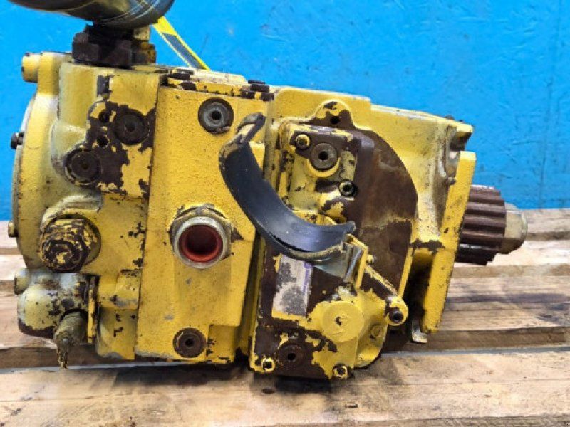 New Holland TX68