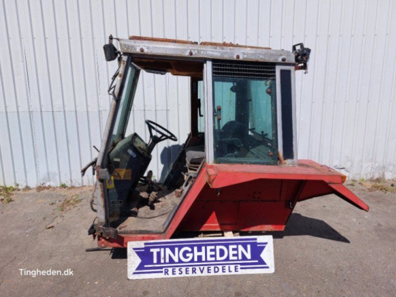 Massey Ferguson 690