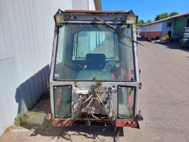 Massey Ferguson 690
