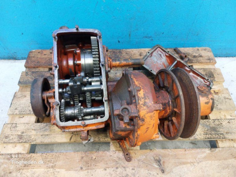 D1200