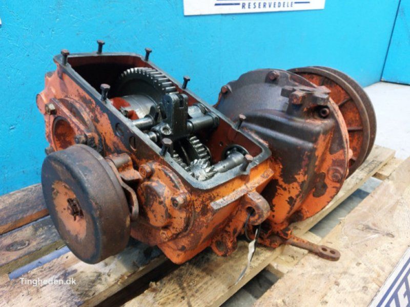 D1200