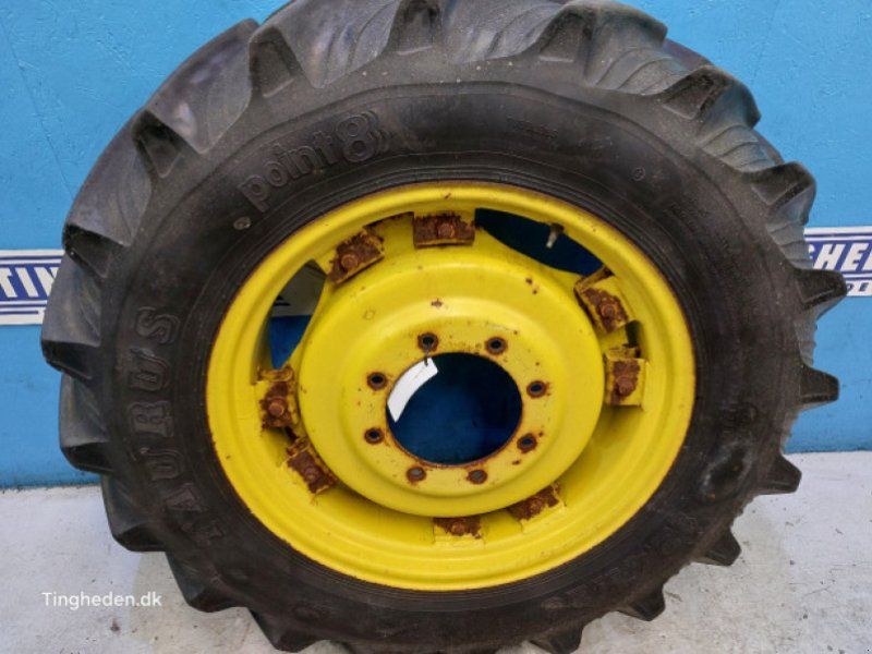 John Deere 28