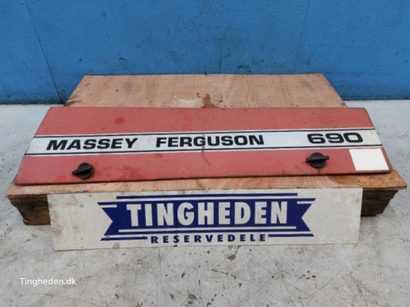 Massey Ferguson 690