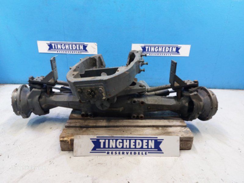 New Holland TM120