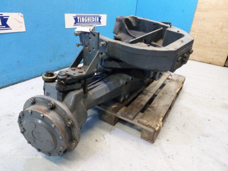 New Holland TM120