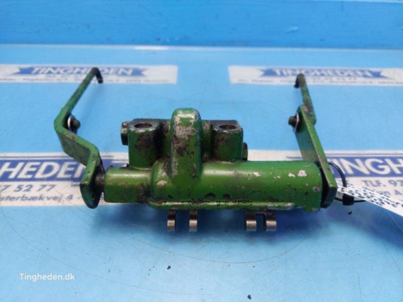 John Deere 3040