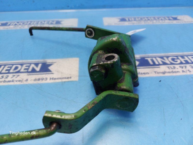 John Deere 3040