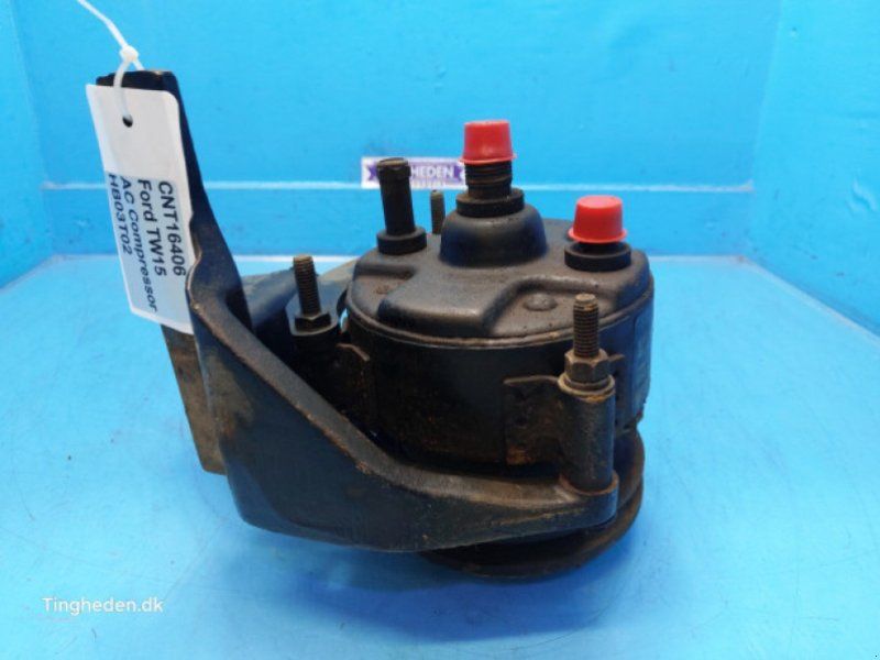 Ford TW15