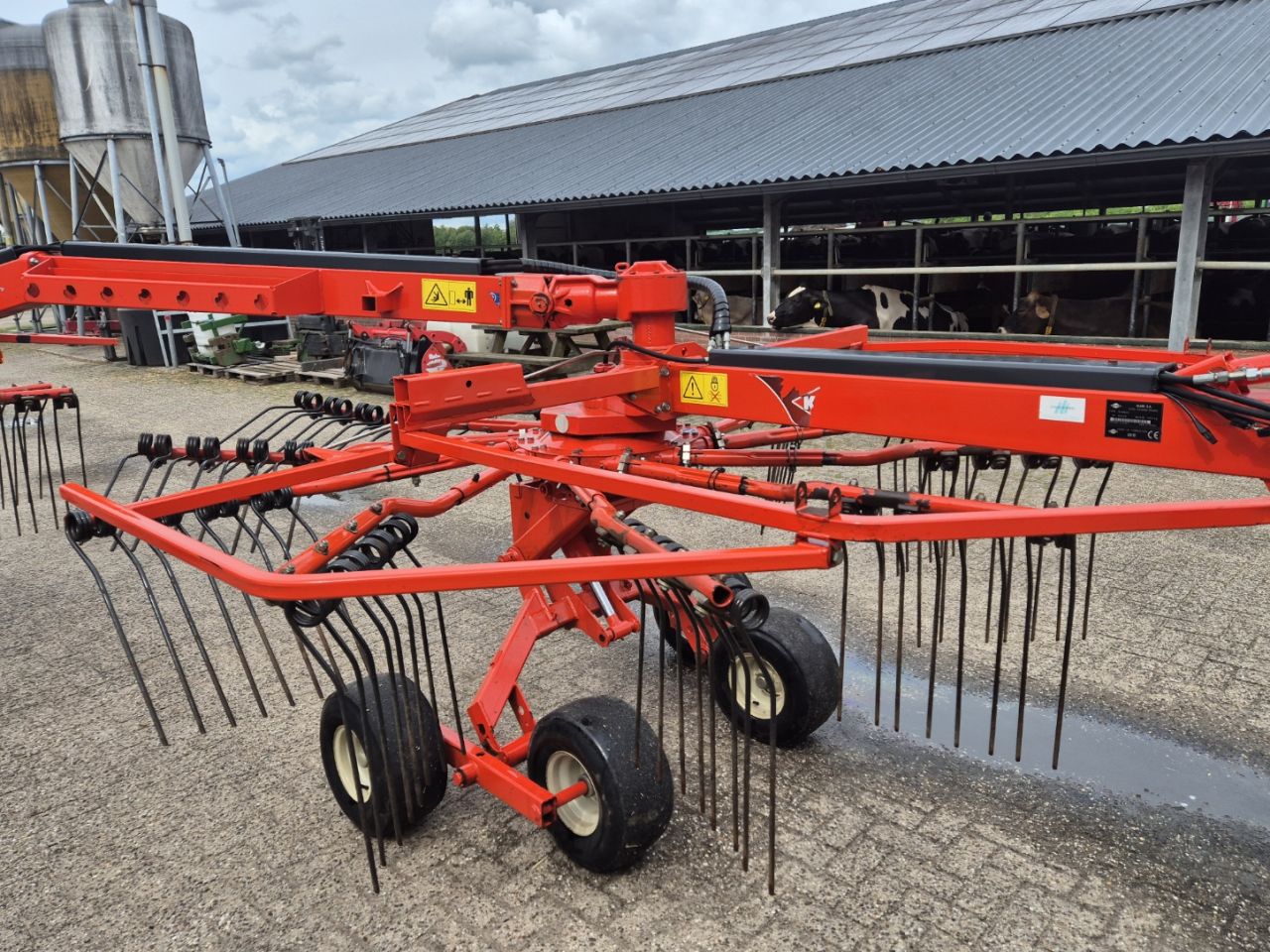 Kuhn GA 6622 treintje hark zijafleg hark