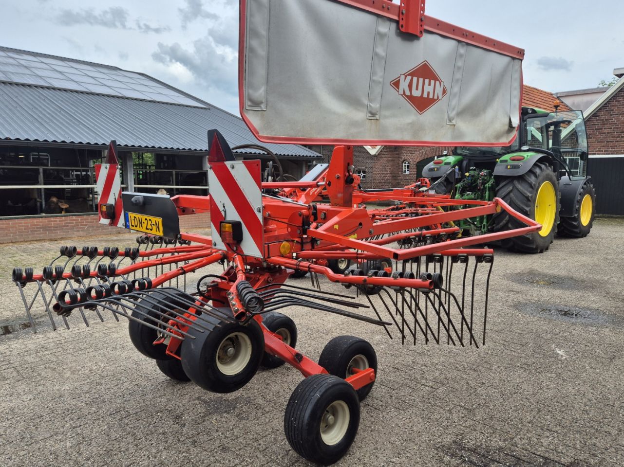 Kuhn GA 6622 treintje hark zijafleg hark