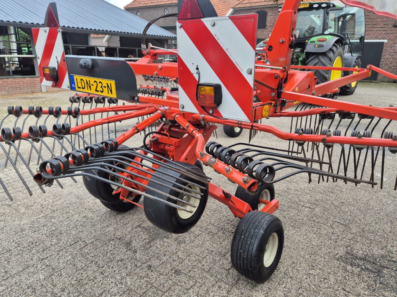 Kuhn GA 6622 treintje hark zijafleg hark