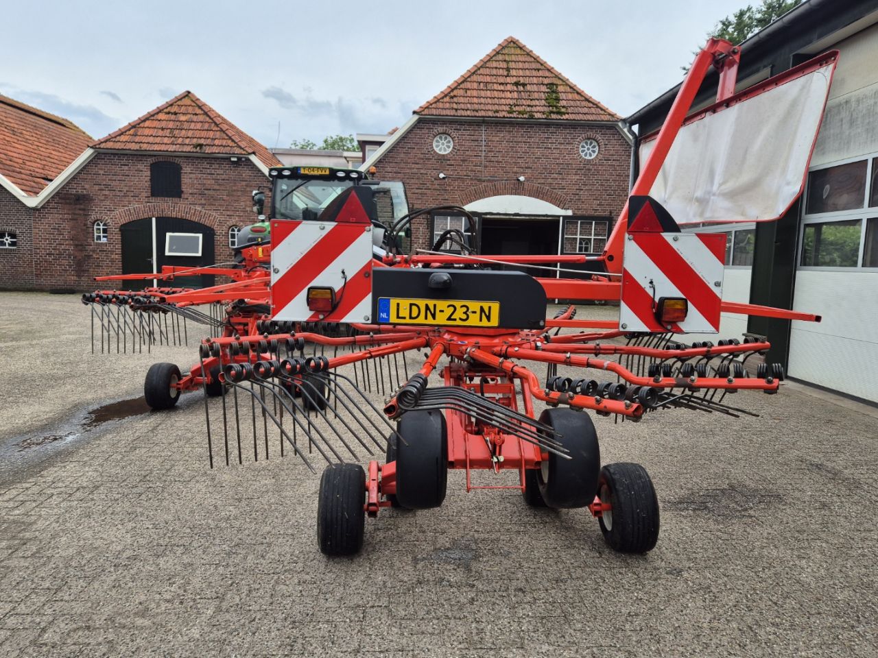 Kuhn GA 6622 treintje hark zijafleg hark