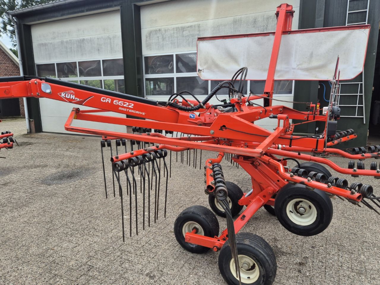 Kuhn GA 6622 treintje hark zijafleg hark