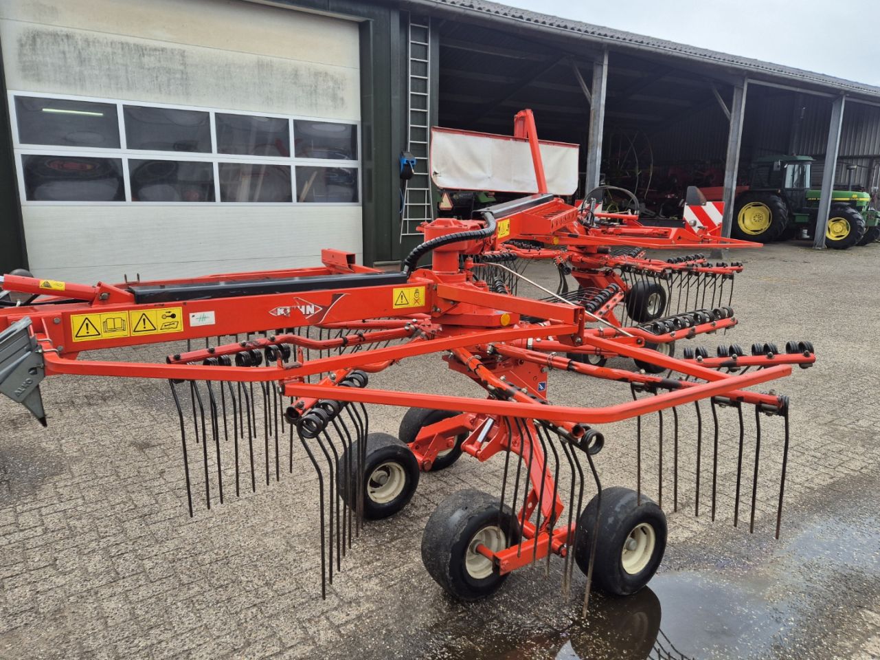 Kuhn GA 6622 treintje hark zijafleg hark