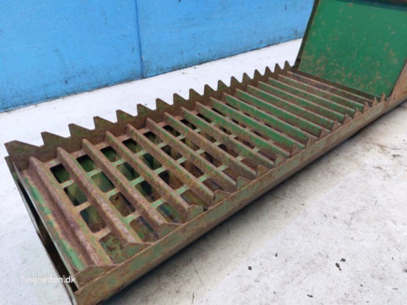 John Deere 1042