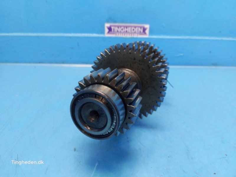 New Holland 6640