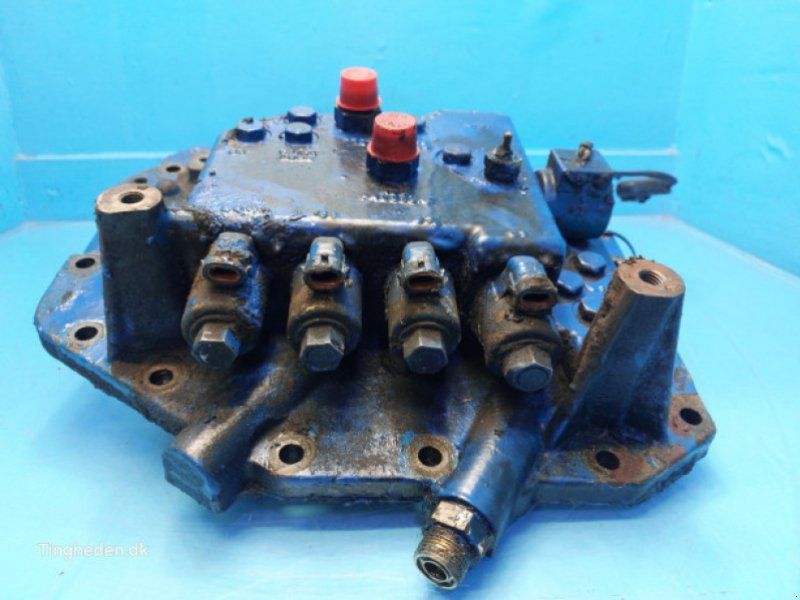 New Holland 6640
