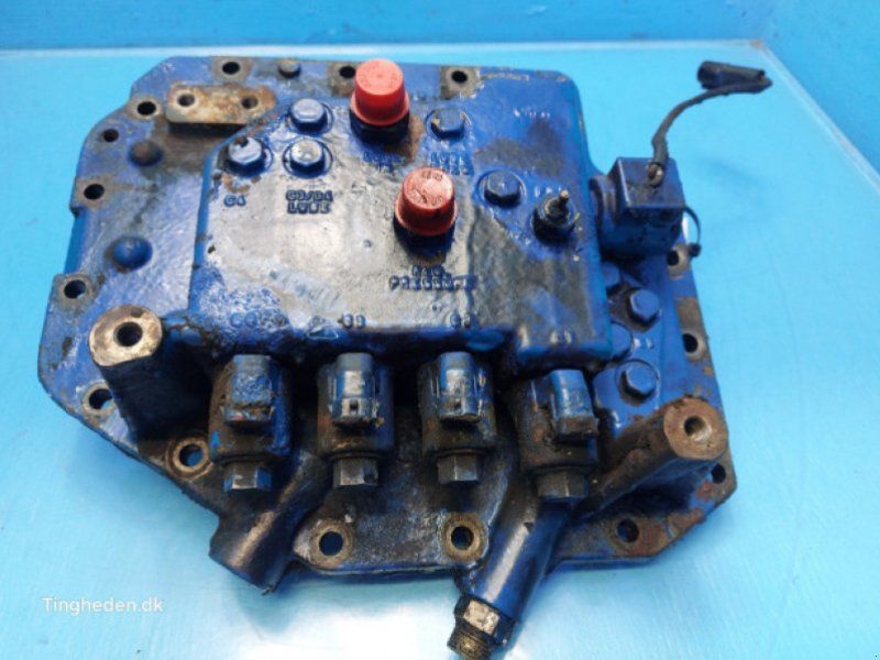 New Holland 6640