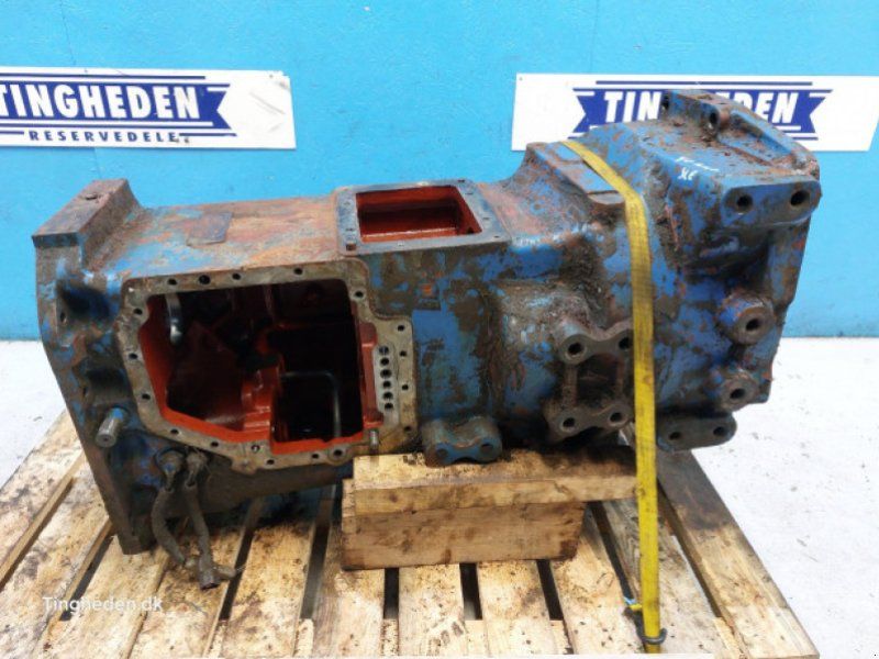 New Holland 6640