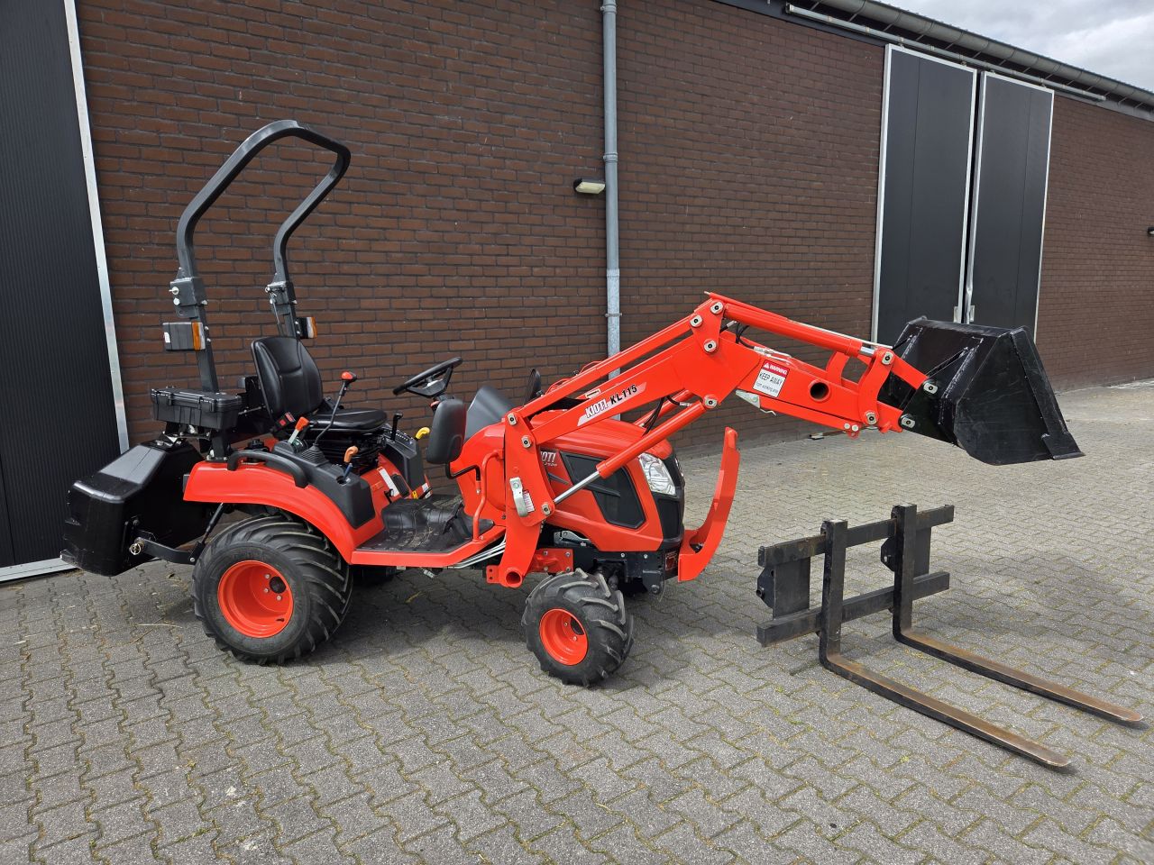Kioti CS2520 HST / Voorlader/ 100 Uren !! / Marge