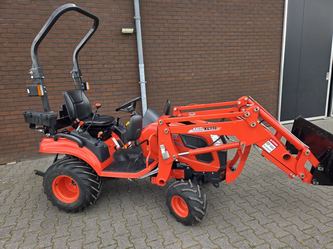 Kioti CS2520 HST / Voorlader/ 100 Uren !! / Marge