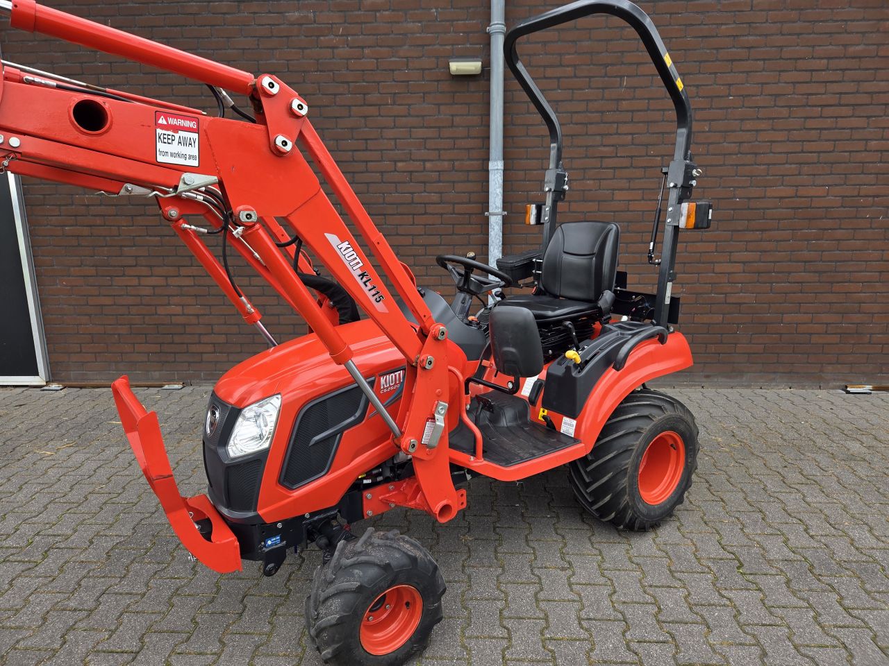 Kioti CS2520 HST / Voorlader/ 100 Uren !! / Marge