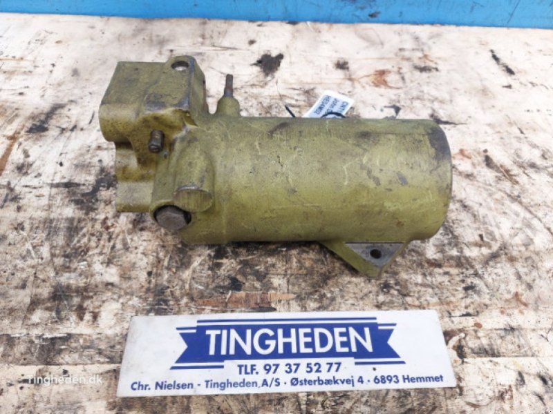 John Deere 2141