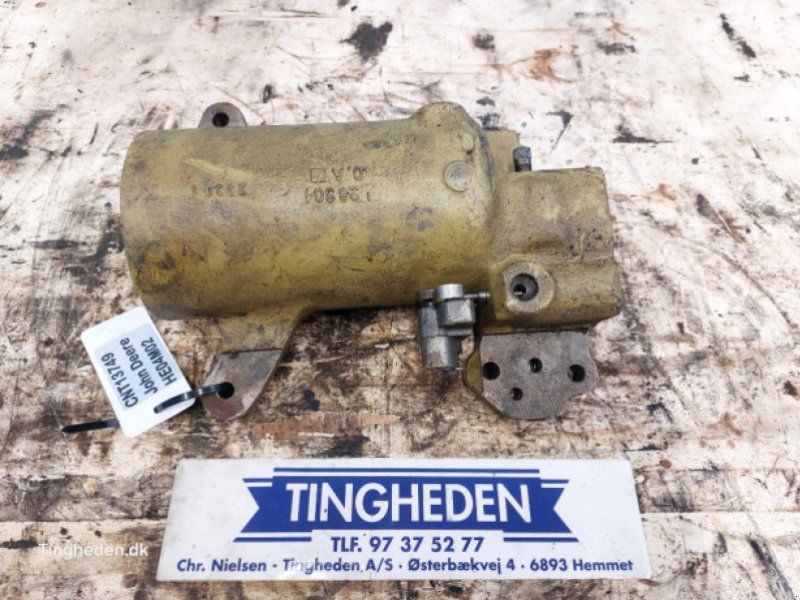 John Deere 2141