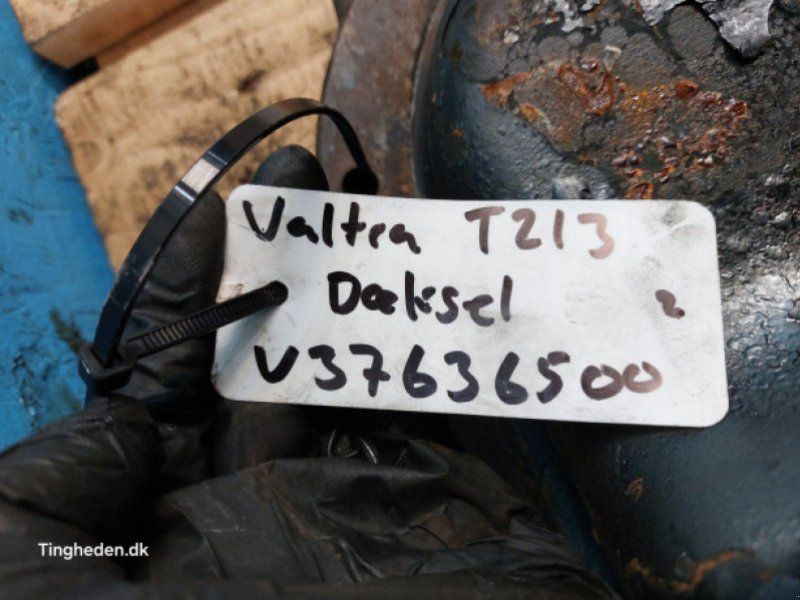 Valtra T213
