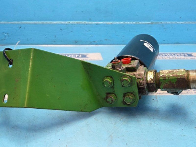 John Deere 2056
