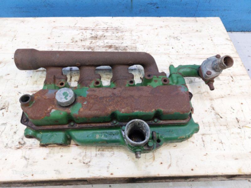 John Deere 4239