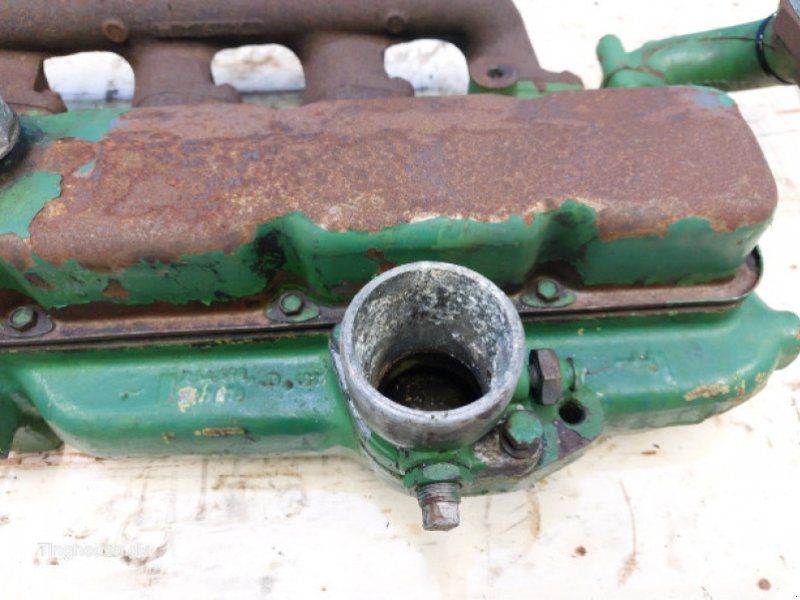 John Deere 4239
