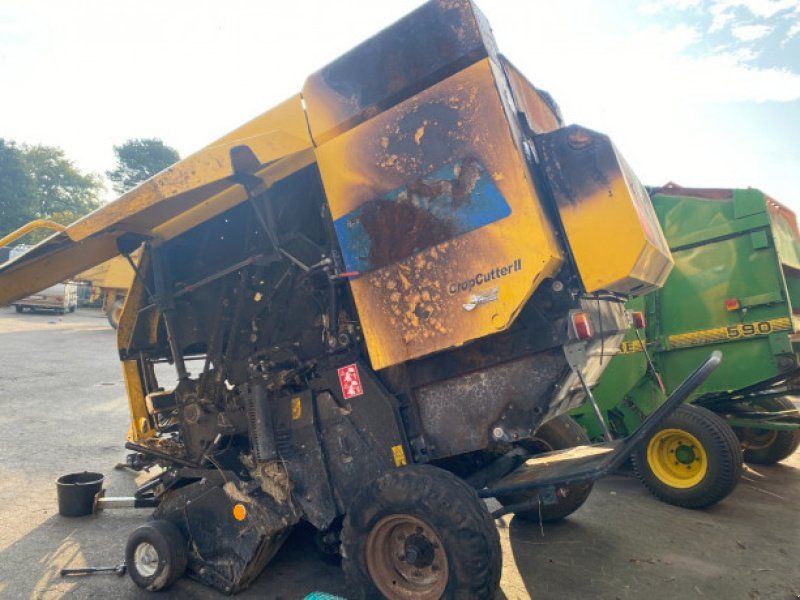 New Holland BR7070